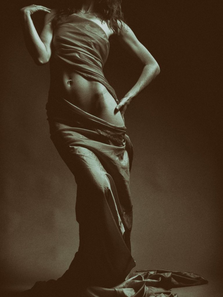 Jeune femme séduisante