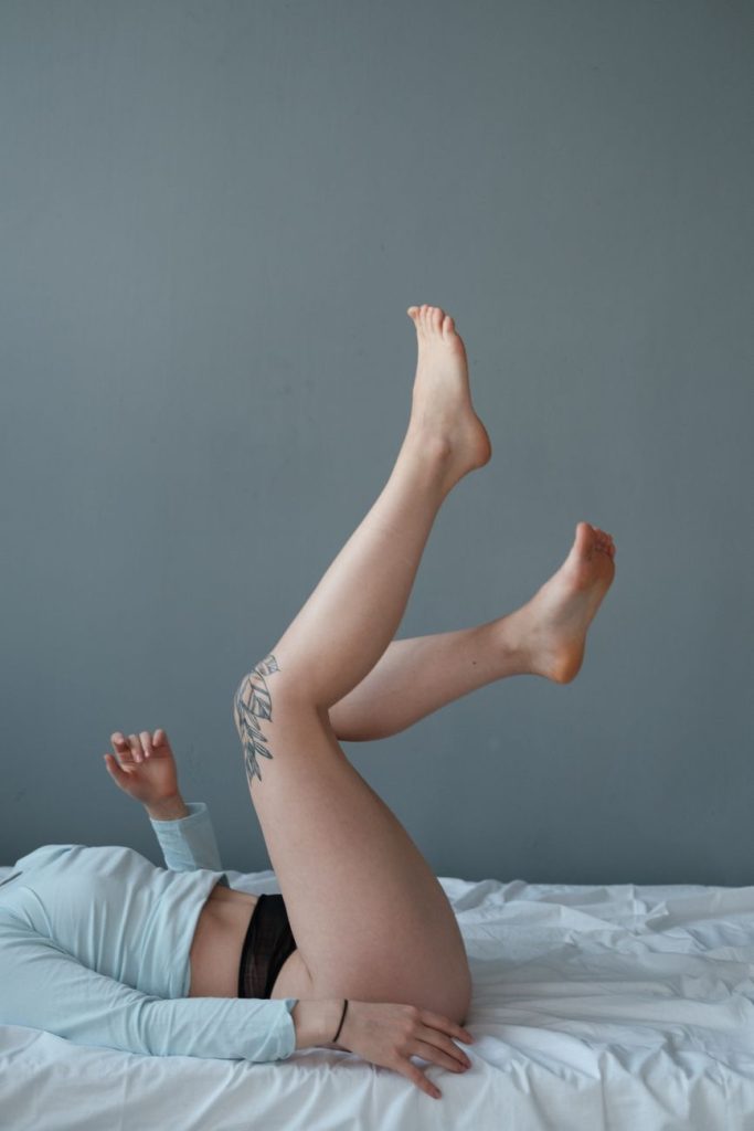 Jeune femme séduisante